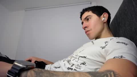 Snapshot of andresjuan92 chatting on 07.06.26 onlyfanscallmegotter online show from 07.06.26