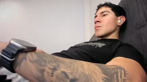 Snapshot of andresjuan92 chatting on 08.01.26 onlyfanscallmegotter online show from 08.01.26