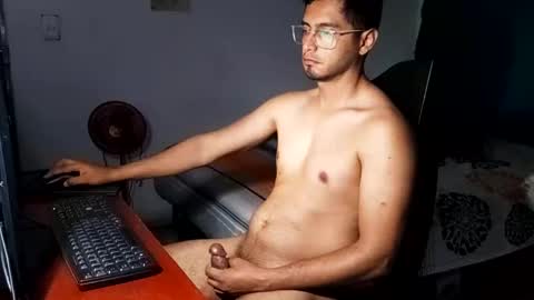 Snapshot of andresvergon85 chatting on 02.05.25 andresvergon85 online show from 02.05.25