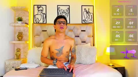 Snapshot of andrew_haalls chatting on 10.28.25 andrew_haalls online show from 10.28.25