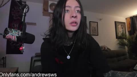 Snapshot of andrew_round chatting on 12.03.25 andrew_round online show from 12.03.25