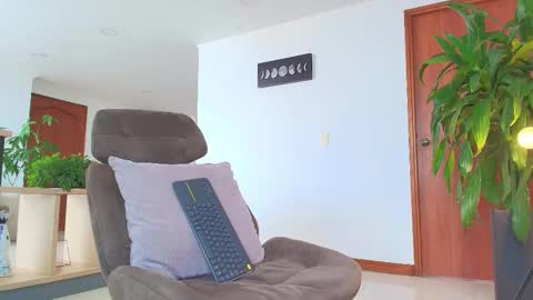 Snapshot of andrew_west_ chatting on 11.06.25 ANDREW WEST online show from 11.06.25