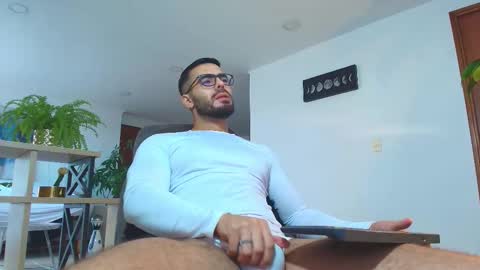 Snapshot of andrew_west_ chatting on 11.27.25 ANDREW WEST online show from 11.27.25