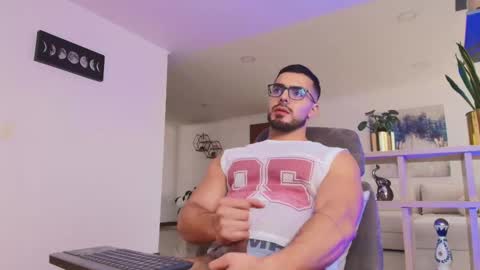 Snapshot of andrew_west_ chatting on 12.14.25 ANDREW WEST online show from 12.14.25