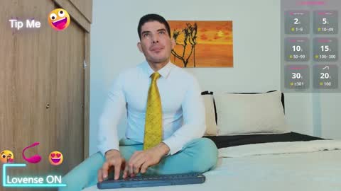 Snapshot of andrewstelee chatting on 09.20.25 andrewstelee online show from 09.20.25