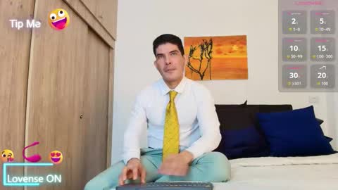 Snapshot of andrewstelee chatting on 10.29.25 andrewstelee online show from 10.29.25