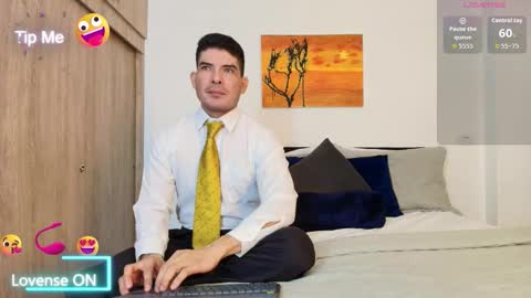 Snapshot of andrewstelee chatting on 11.06.25 andrewstelee online show from 11.06.25