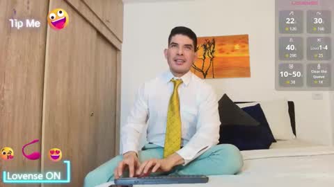 Snapshot of andrewstelee chatting on 11.23.25 andrewstelee online show from 11.23.25