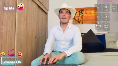 Snapshot of andrewstelee chatting on 12.05.25 andrewstelee online show from 12.05.25