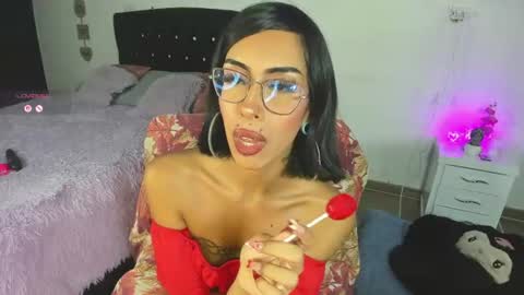 Snapshot of andromedashine chatting on 06.14.26 vero paez online show from 06.14.26