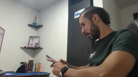 Snapshot of andruwang chatting on 12.18.24 Andru online show from 12.18.24