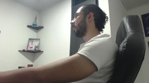 Snapshot of andruwang chatting on 12.19.24 Andru online show from 12.19.24