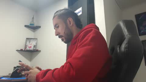 Snapshot of andruwang chatting on 12.25.24 Andru online show from 12.25.24