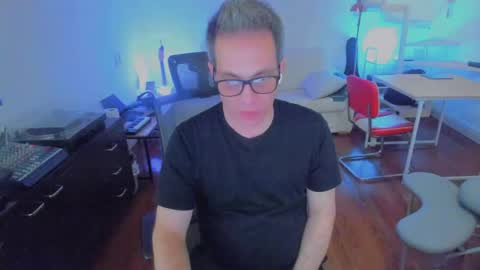 Snapshot of andy0pandi chatting on 10.08.25 Andrew online show from 10.08.25