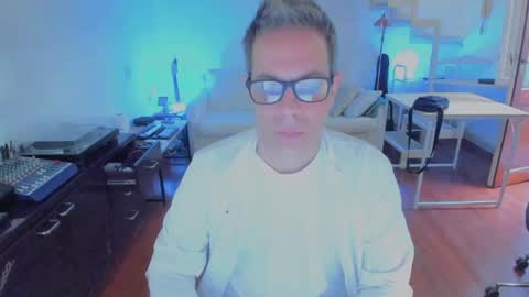 Snapshot of andy0pandi chatting on 11.01.25 Andrew online show from 11.01.25