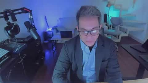 Snapshot of andy0pandi chatting on 07.19.26 Andrew online show from 07.19.26