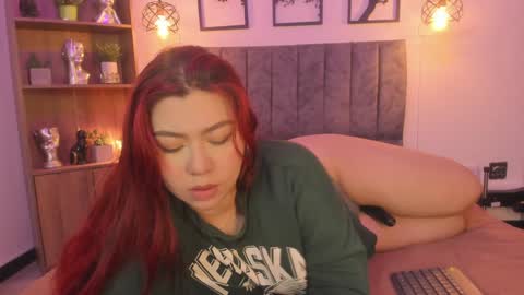 Snapshot of andy_and_emma chatting on 12.09.24 andy_and_emma online show from 12.09.24