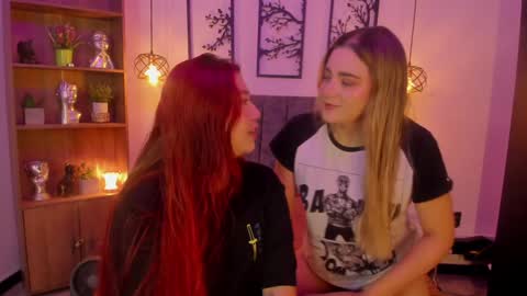 Snapshot of andy_and_emma chatting on 12.11.24 andy_and_emma online show from 12.11.24