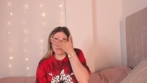 Snapshot of andy_and_emma chatting on 12.29.24 andy_and_emma online show from 12.29.24