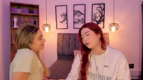 Snapshot of andy_and_emma chatting on 01.14.25 andy_and_emma online show from 01.14.25