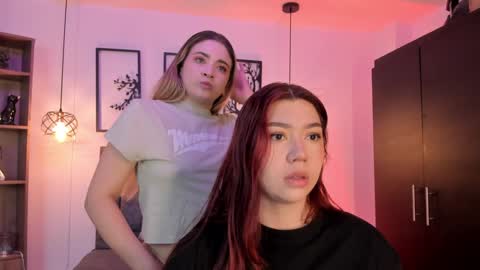 Snapshot of andy_and_emma chatting on 01.28.25 andy_and_emma online show from 01.28.25