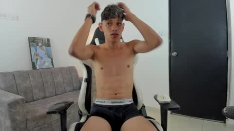 andy_bigcock01 online show from 02.08.25