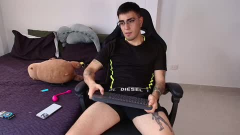 Snapshot of andy_shaaw chatting on 02.25.25 Andres online show from 02.25.25