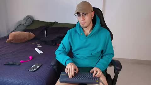 Snapshot of andy_shaaw chatting on 03.06.25 Andres online show from 03.06.25