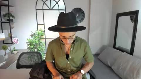 Snapshot of andyjoy_ chatting on 12.20.25 Andy Joy online show from 12.20.25