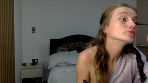 Snapshot of andyzuzka chatting on 10.29.25 andyzuzka online show from 10.29.25