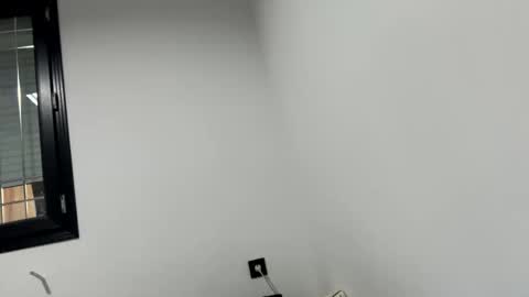 Snapshot of anesbenkerri chatting on 11.11.25 anesbenkerri online show from 11.11.25