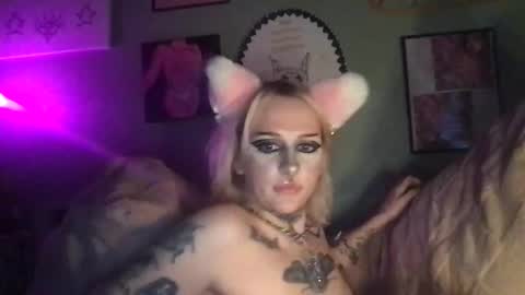 Snapshot of ang3lmorgu3 chatting on 12.13.25 ang3lmorgu3 online show from 12.13.25