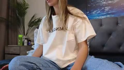 Snapshot of ange1ok chatting on 06.23.26 ange1ok online show from 06.23.26
