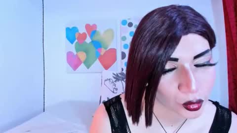 Snapshot of angeelperry chatting on 11.10.25 AngiePerry online show from 11.10.25