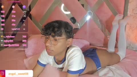 Snapshot of angel__sweet18 chatting on 12.03.24 online show from 12.03.24