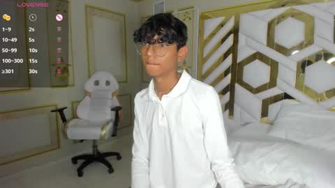 Snapshot of angel__sweet18 chatting on 01.27.25 online show from 01.27.25