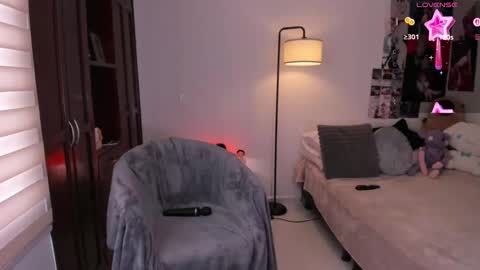 Angel   help me with 100 thumbs up online show from 09.18.25