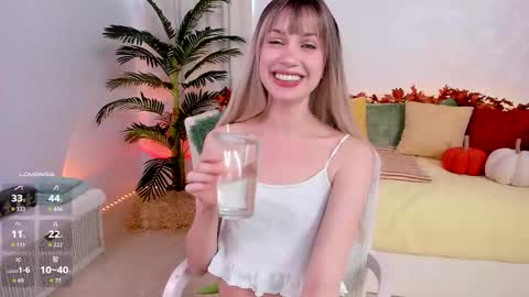 Snapshot of angel_claire chatting on 11.15.25 Claire - be back soon online show from 11.15.25