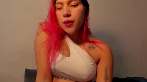 Snapshot of angel_copper chatting on 01.18.25 Angie indepent model online show from 01.18.25