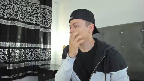 Angel Cuervo online show from 12.31.24