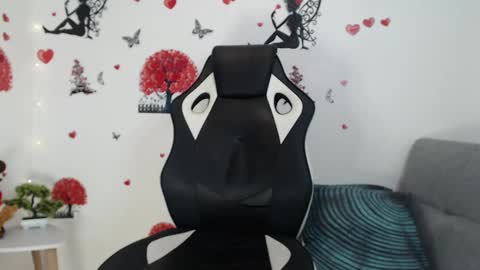 Angel Curl online show from 02.12.25