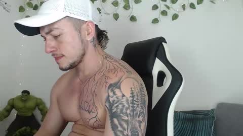 Angel Curl online show from 12.20.25