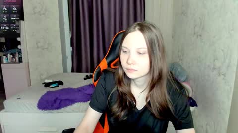 Snapshot of angel_doll585 chatting on 11.14.25 Fallen Angel online show from 11.14.25