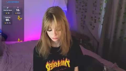 Snapshot of angel_elis_ chatting on 09.21.25 Kate online show from 09.21.25