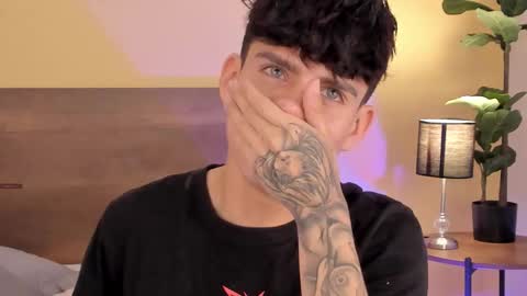 Snapshot of angel_eros_ chatting on 02.01.26 Angel online show from 02.01.26