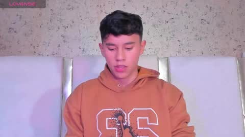 ngel Esteban  online show from 12.28.24