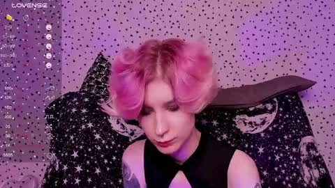 Snapshot of angel_julles chatting on 05.17.26 Angel Dust online show from 05.17.26