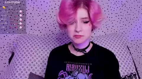 Snapshot of angel_julles chatting on 06.20.26 Angel Dust online show from 06.20.26