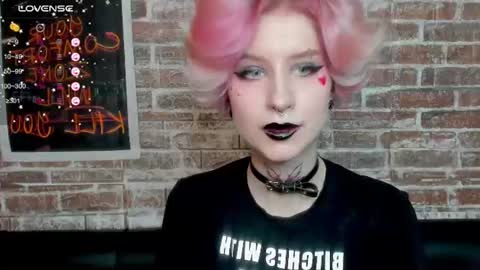 Snapshot of angel_julles chatting on 06.21.26 Angel Dust online show from 06.21.26