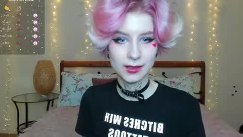Snapshot of angel_julles chatting on 06.21.26 Angel Dust online show from 06.21.26